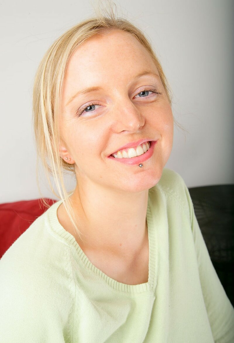 Злата, 25